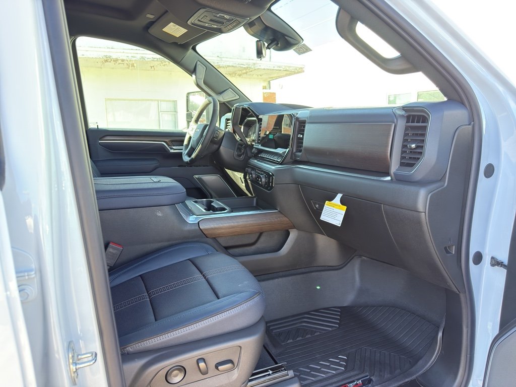 2026 Chevrolet Silverado 2500 HD High Country - Photo 17