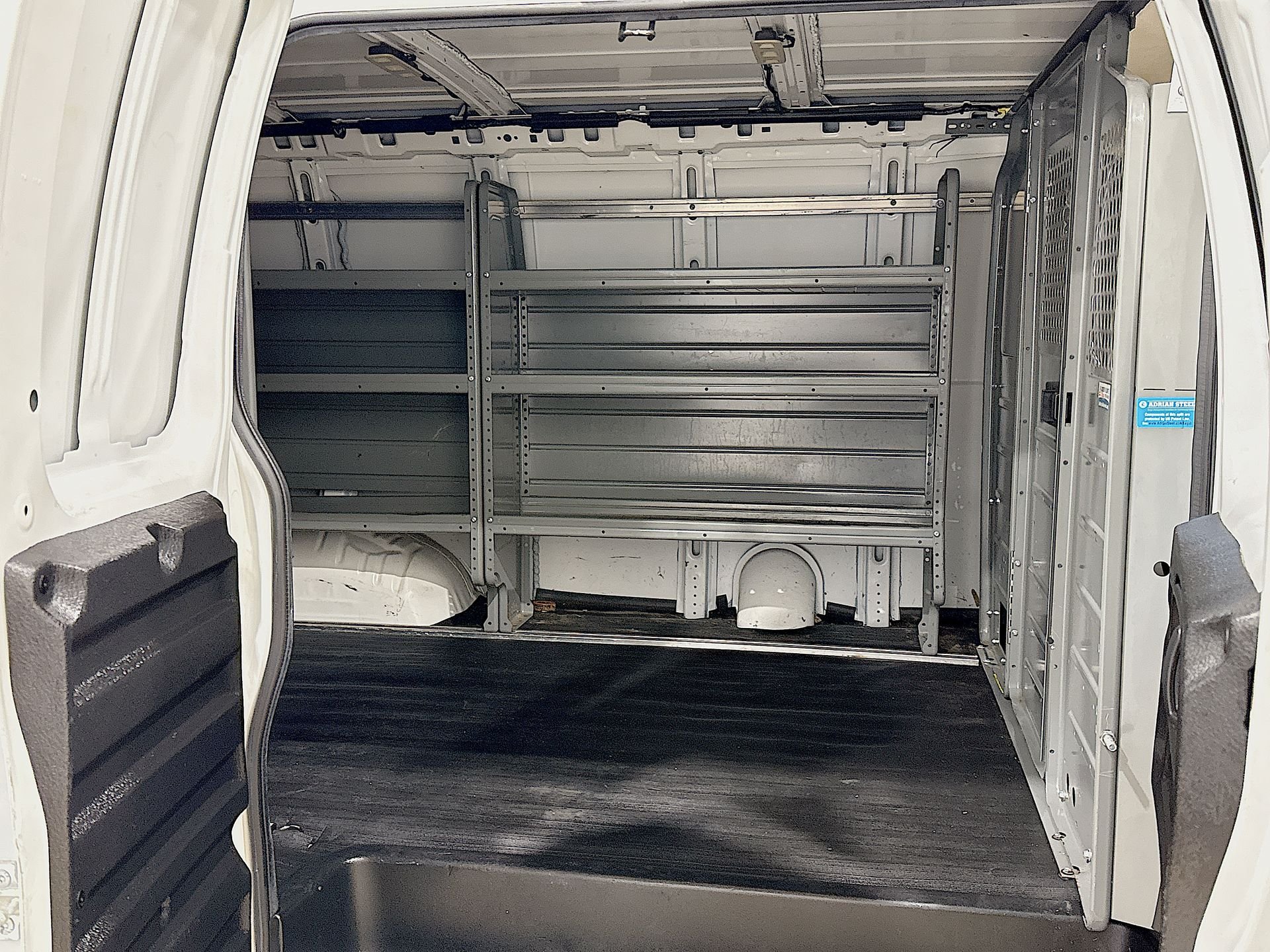 2022 Chevrolet Express Cargo Work Van - Photo 22