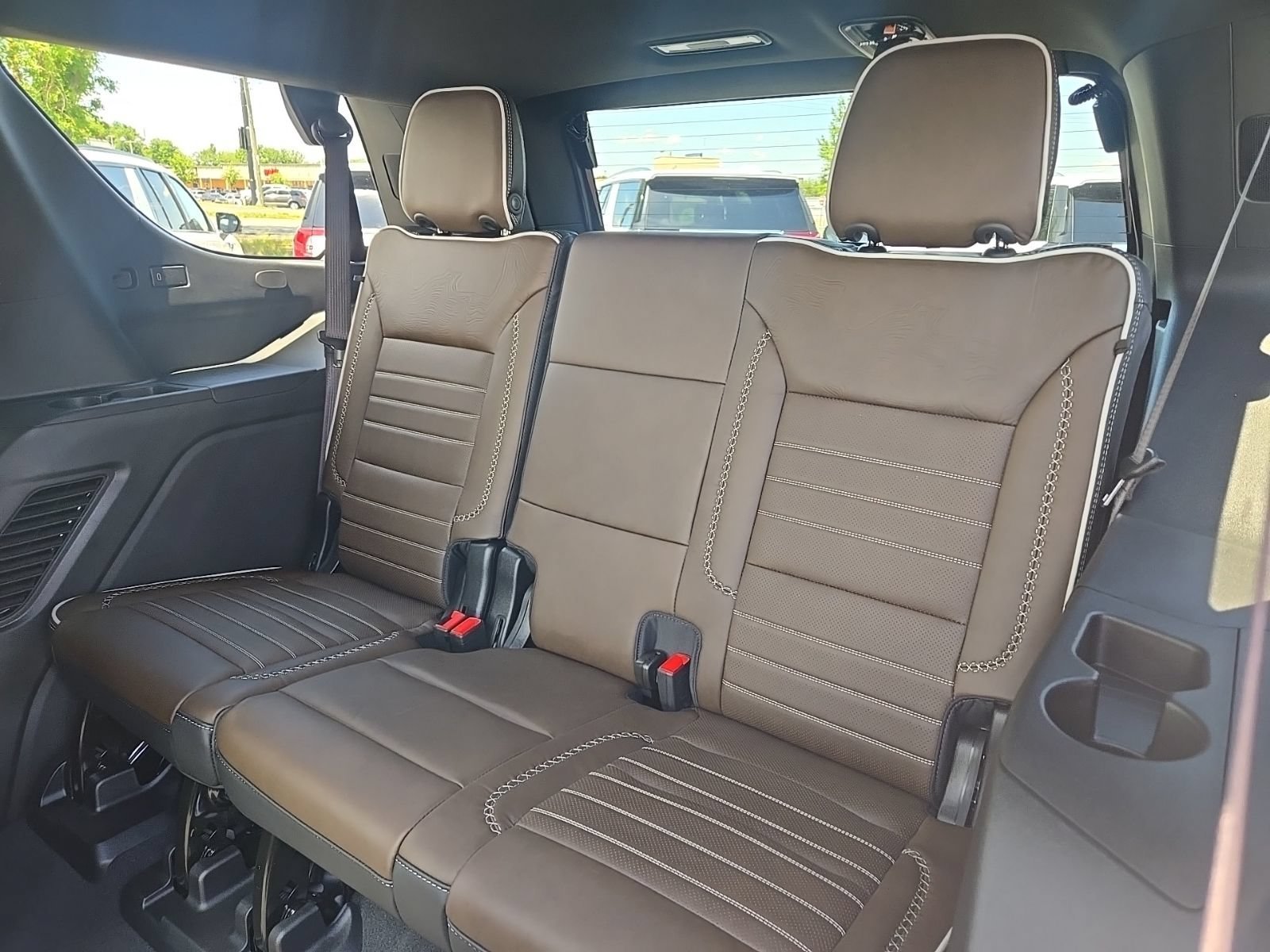 2026 GMC Yukon Denali Ultimate - Photo 25
