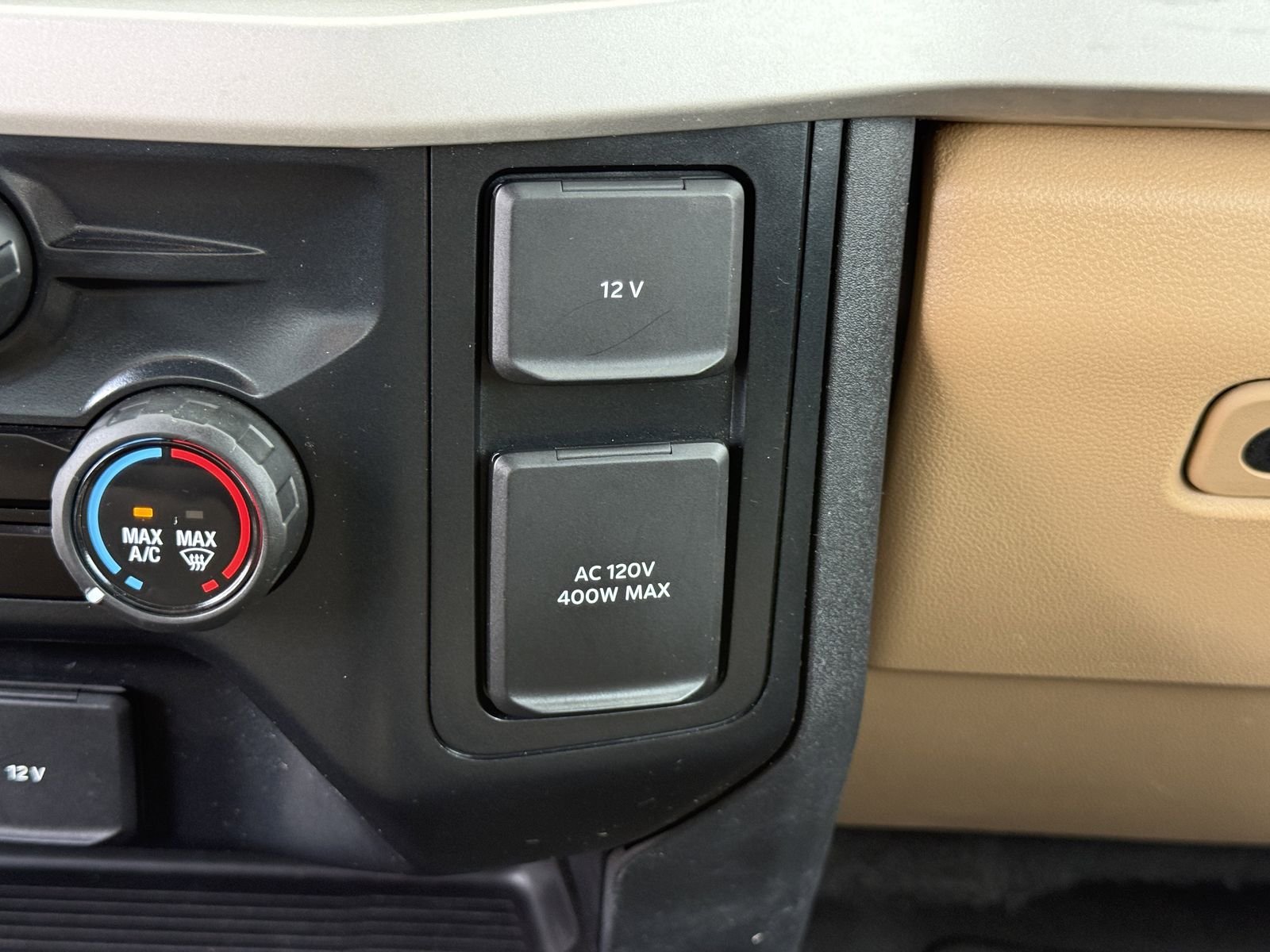 Used 2024 Oxford White Ford XLT image 26