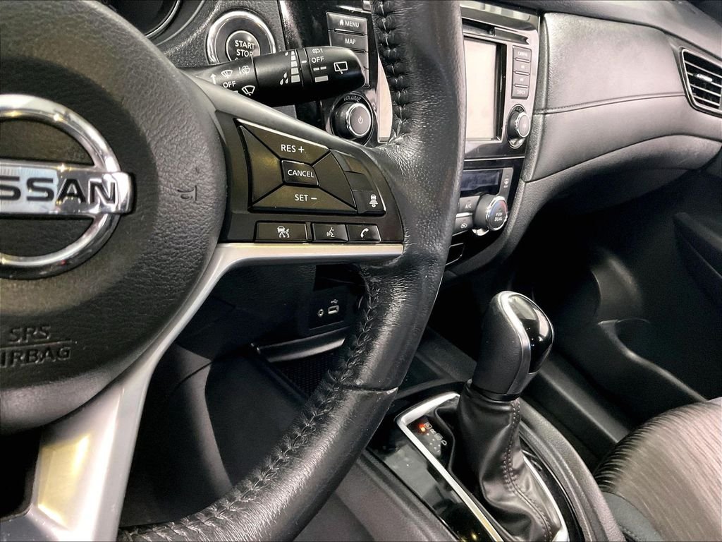 Used 2018 White Nissan SV image 24