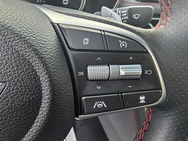 Used 2023 Capri Blue Genesis 3.3T image 28
