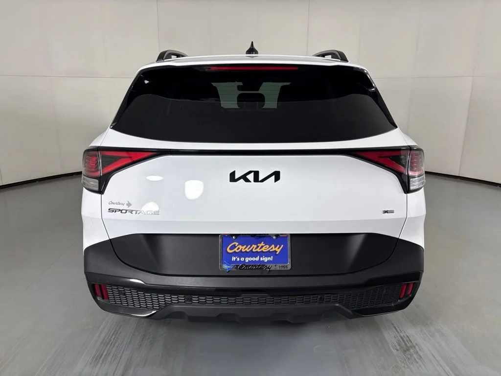 Used 2025 White Kia X-Line image 7