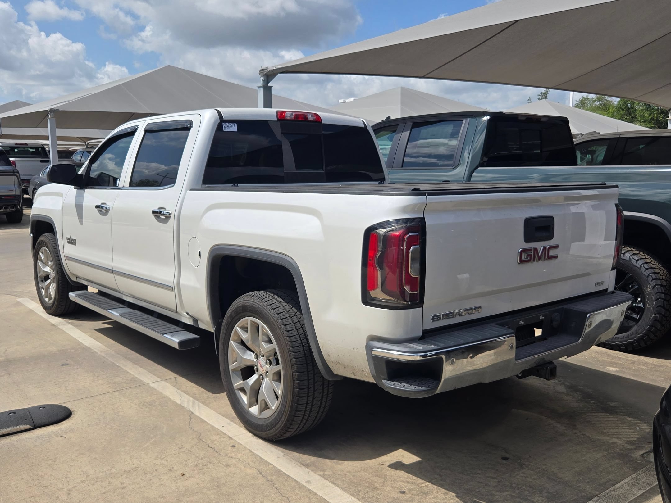 Used 2017 WHITE FROST TRICOAT GMC SLT image 5