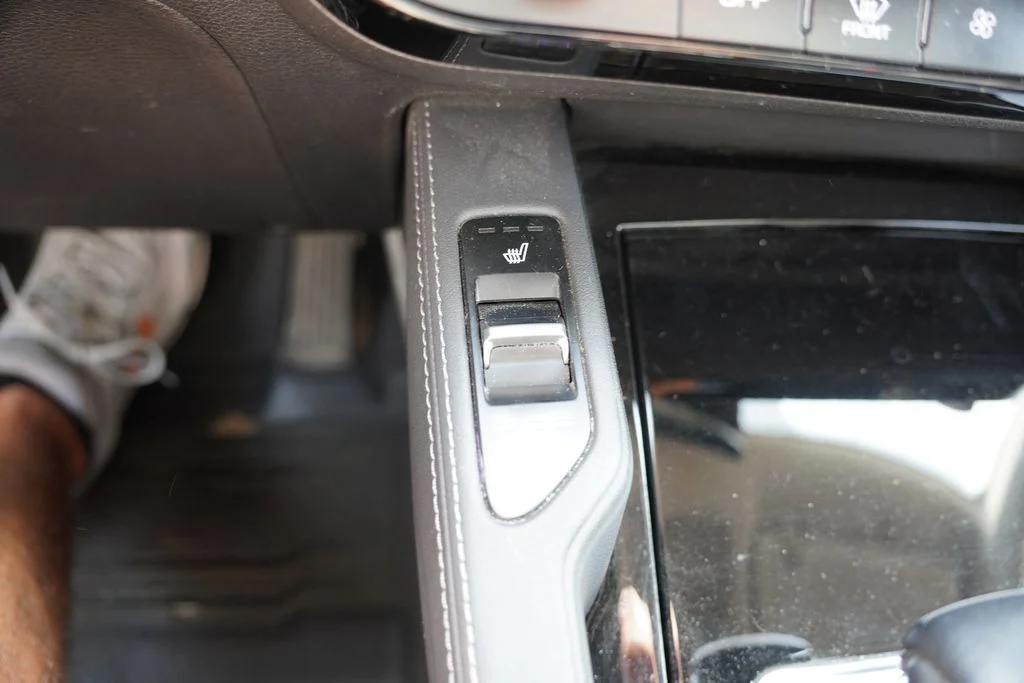 Used 2022 Ebony Black Kia EX image 6
