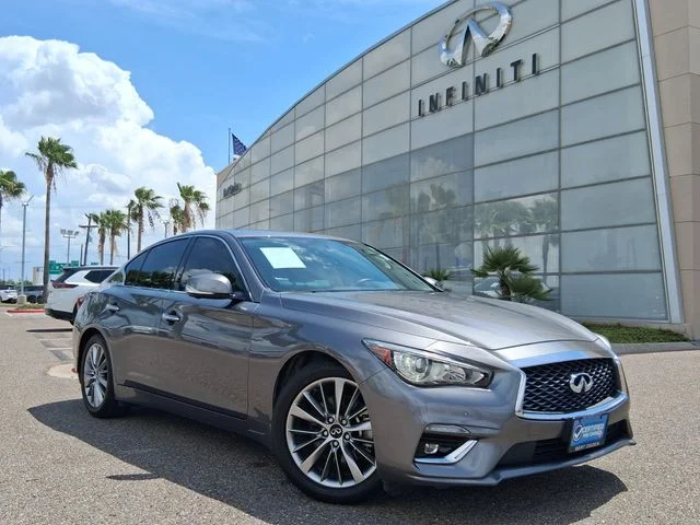 Used 2024 Gray INFINITI LUXE image 1