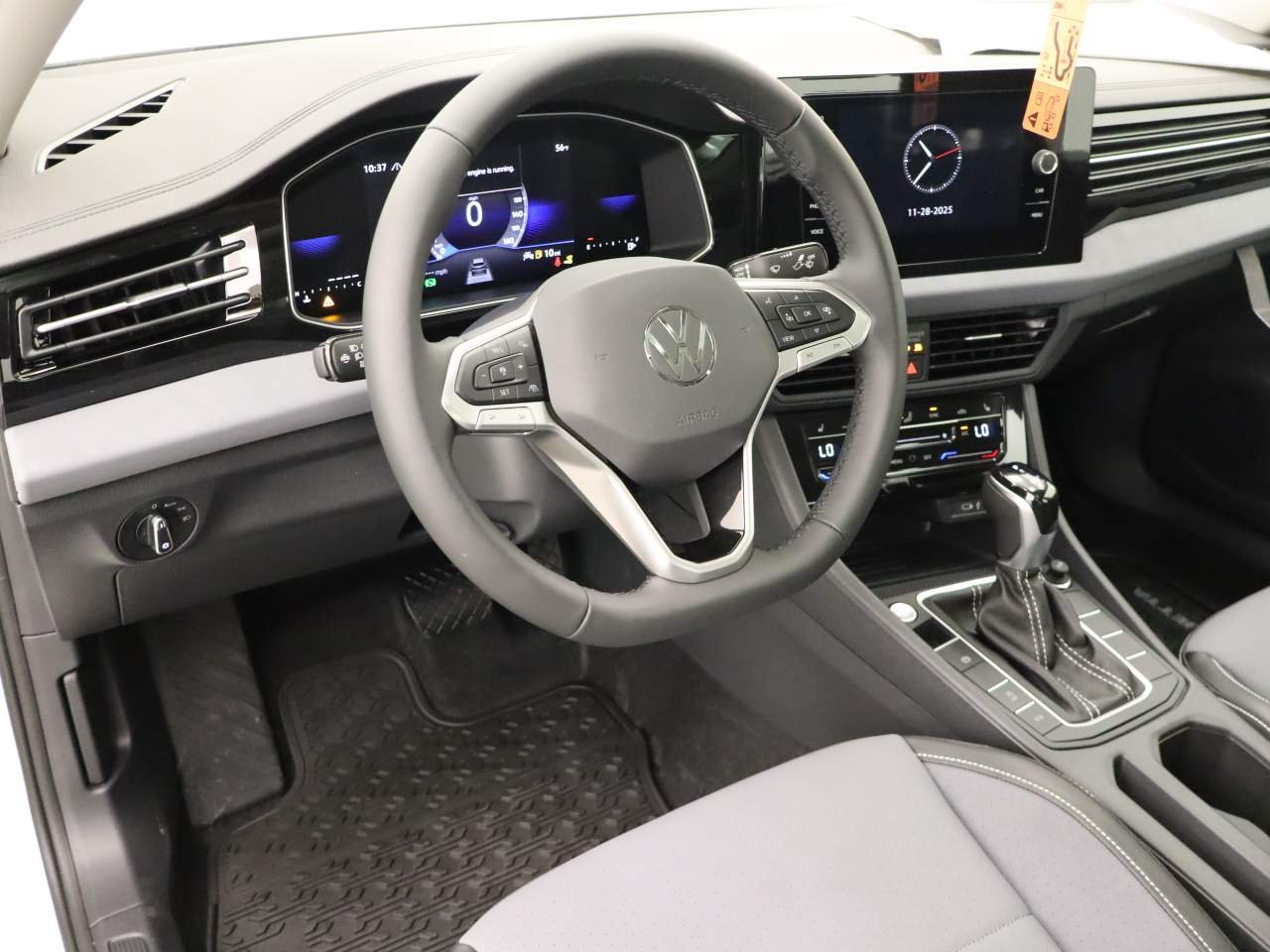 2026 Volkswagen Jetta SE - Photo 13