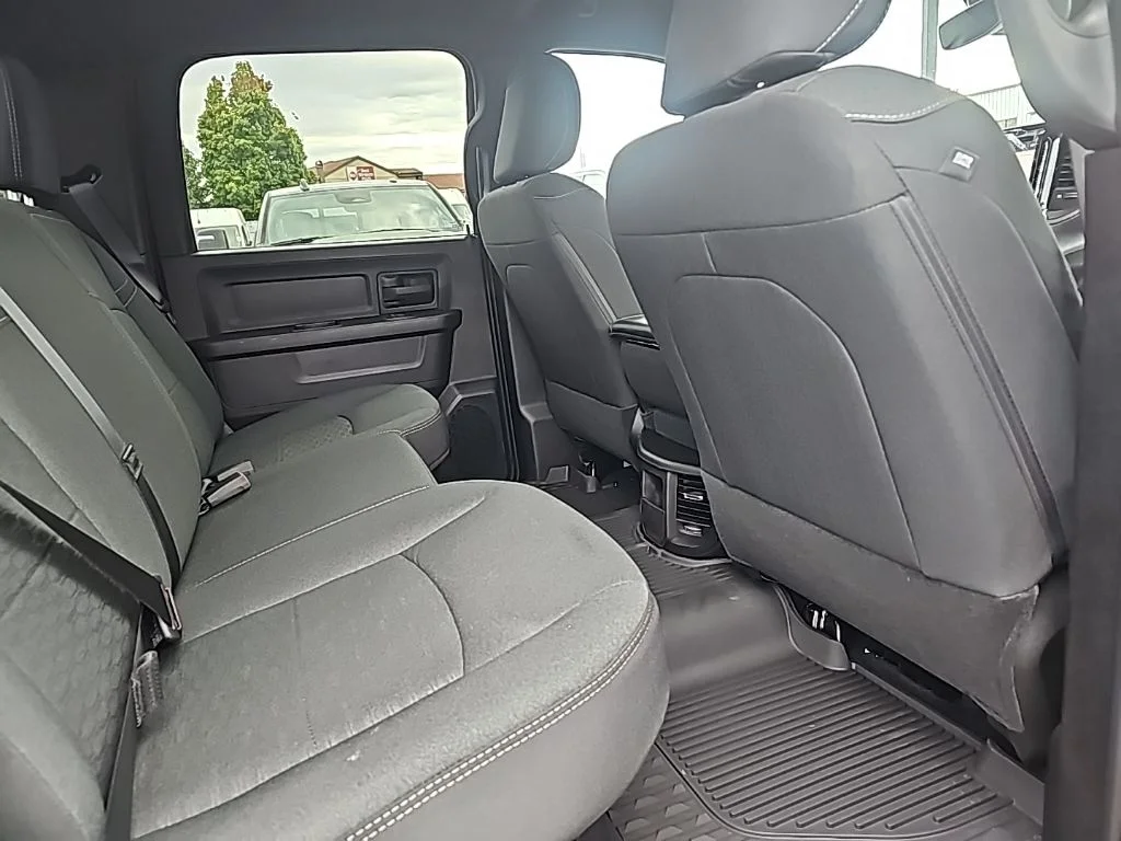 2025 RAM 3500 Tradesman - Photo 9