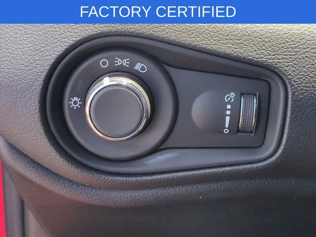 Used 2023 Red Jeep Latitude image 16