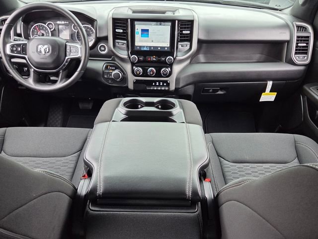 New 2026 Diamond Black Crystal Pearl-Coat Exterior Paint RAM Tradesman image 8