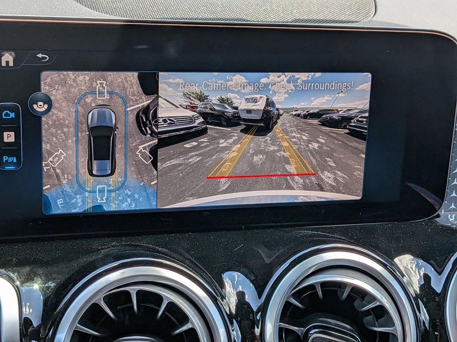 New 2026 Polar White Mercedes-Benz GLB250 image 13