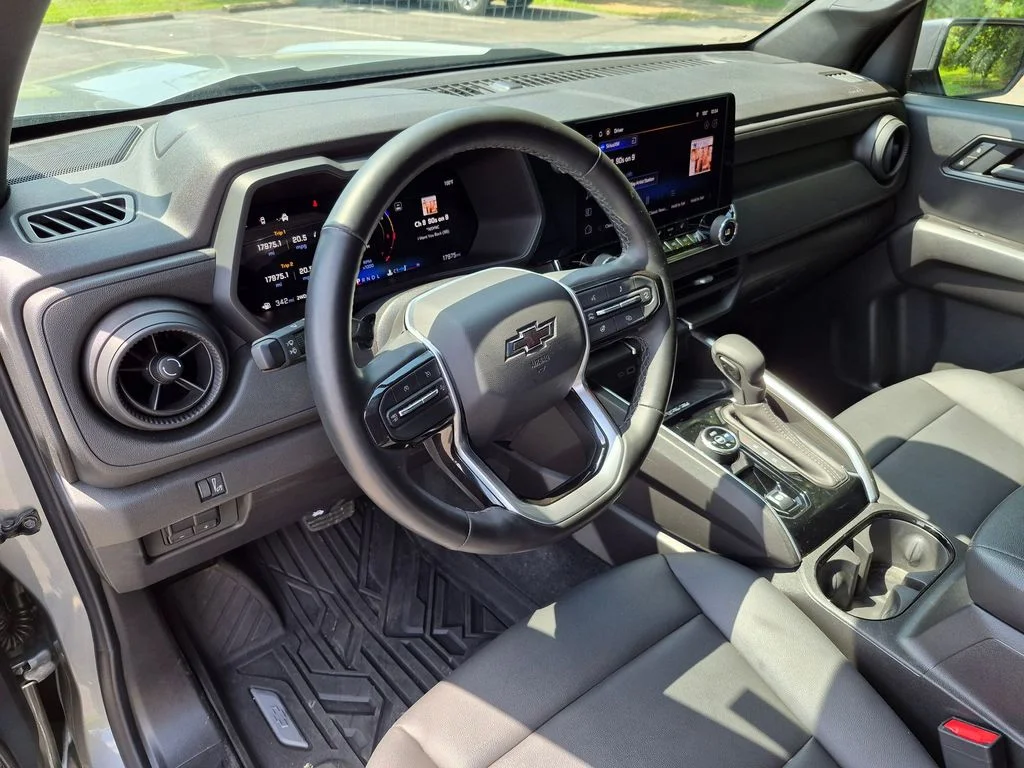 Used 2025 Gray Chevrolet Trail Boss image 25