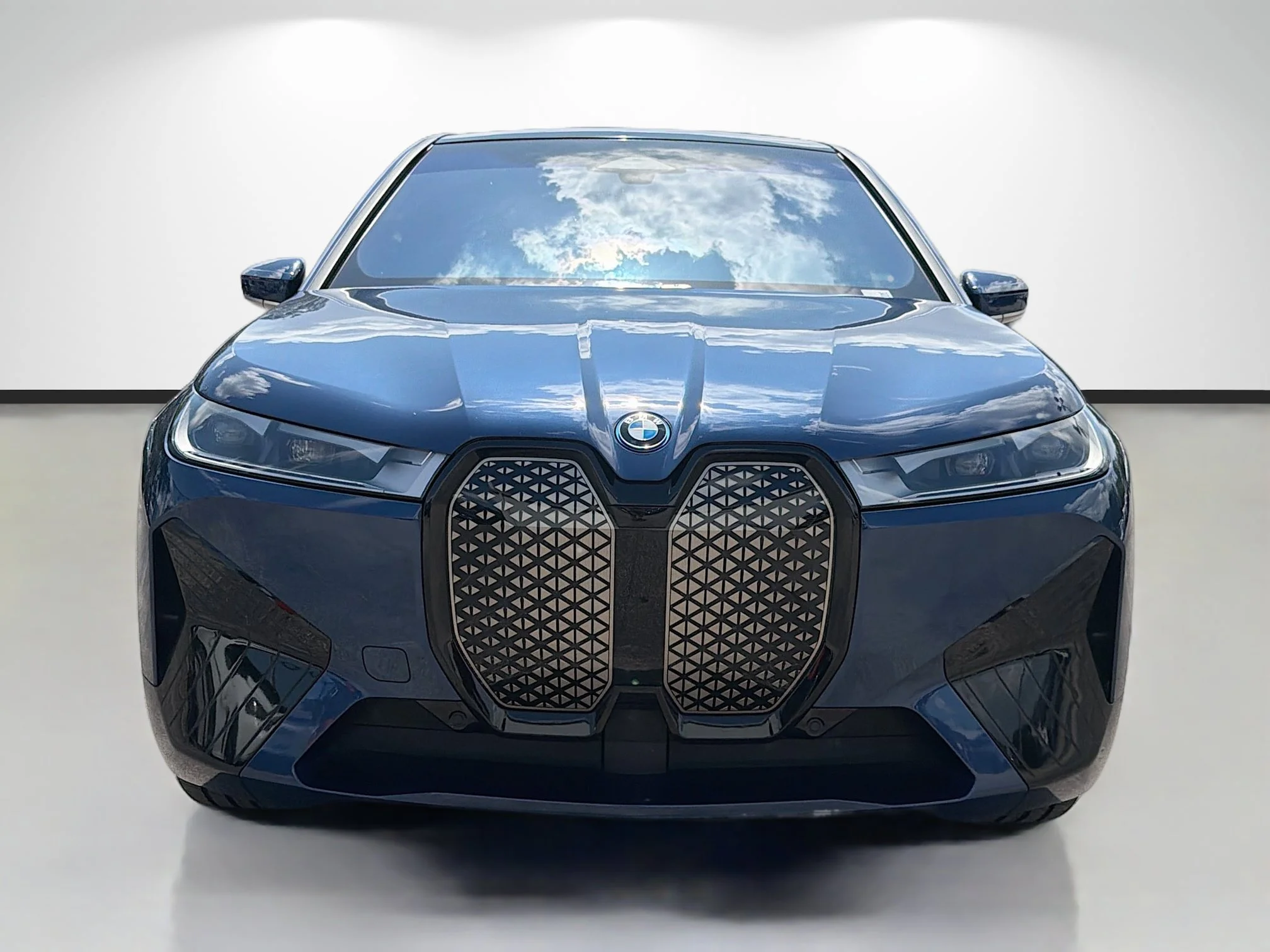 Certified Used 2023 Phytonic Blue Metallic BMW xDrive50 image 8