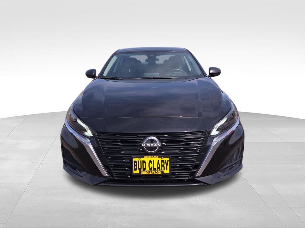 2025 Nissan Altima SV - Photo 9