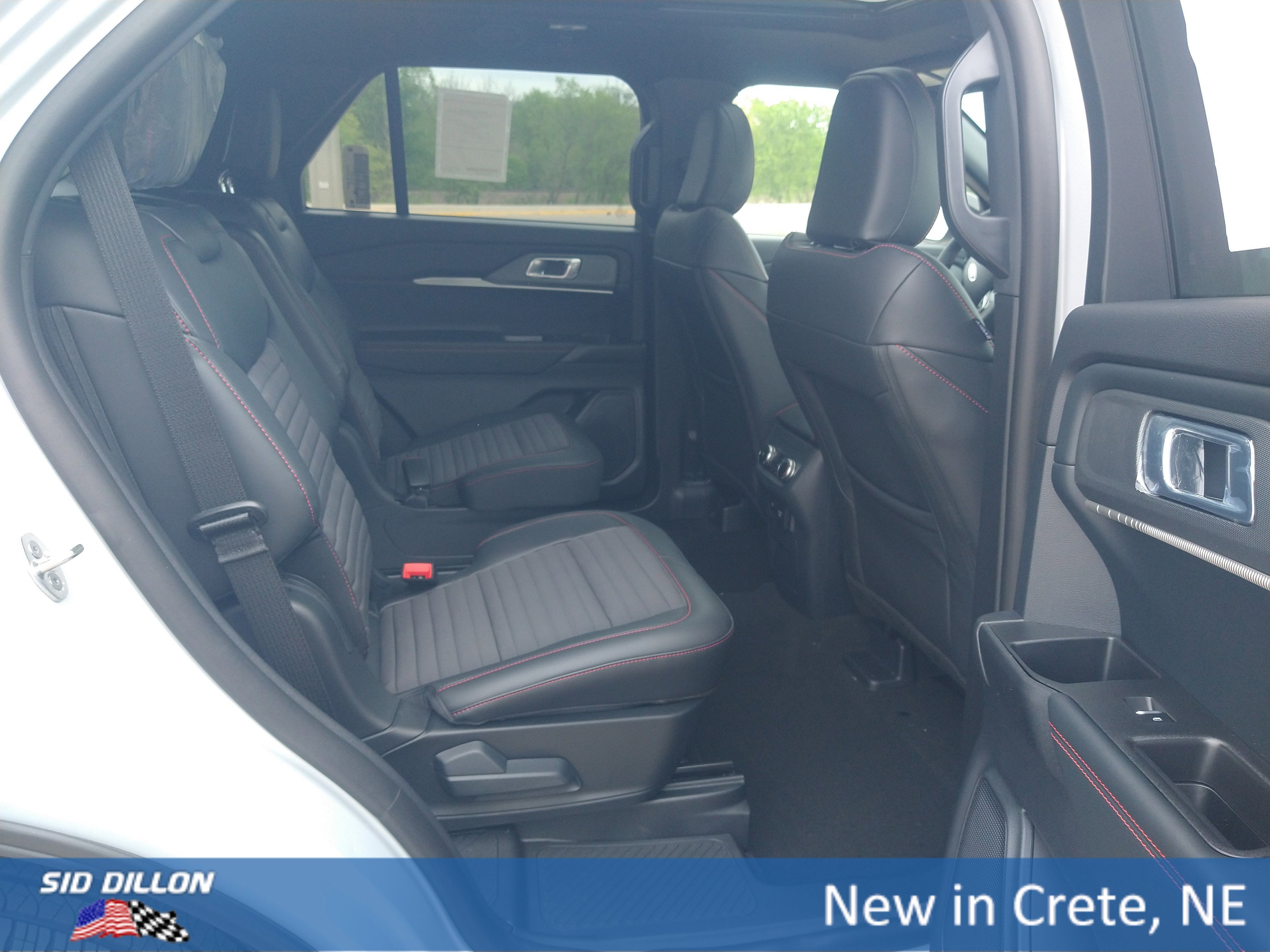 New 2026 Space White Metallic Ford ST-Line image 6
