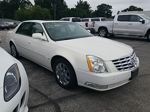 Used 2006 White Cadillac Base image 2