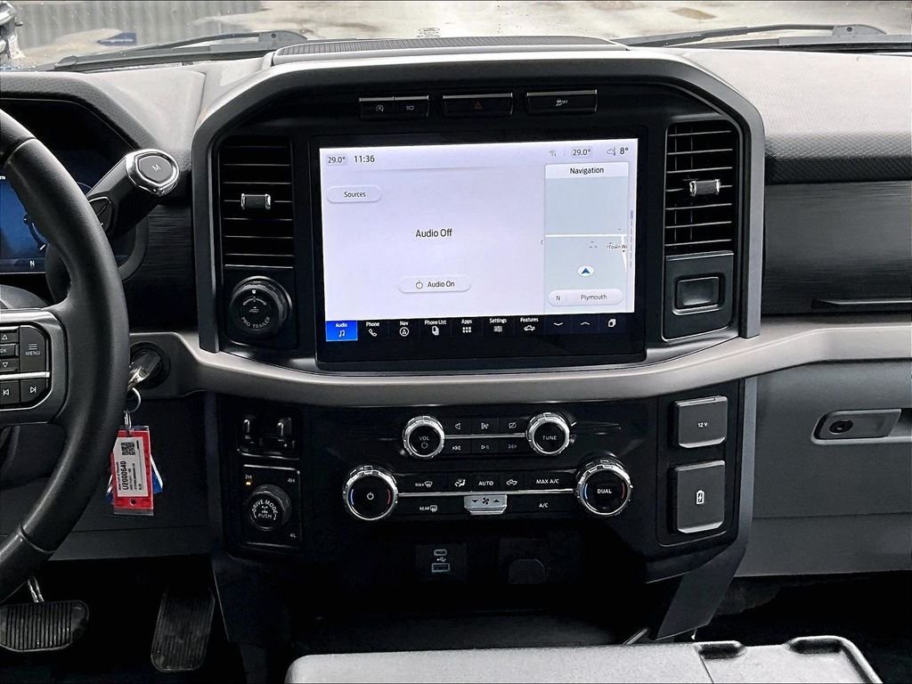 Used 2024 Atlas Blue Metallic Ford XLT image 18