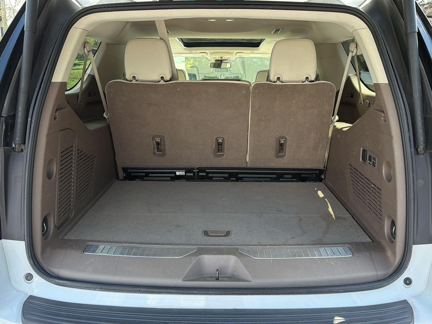 Used 2024 Summit White GMC Denali image 38