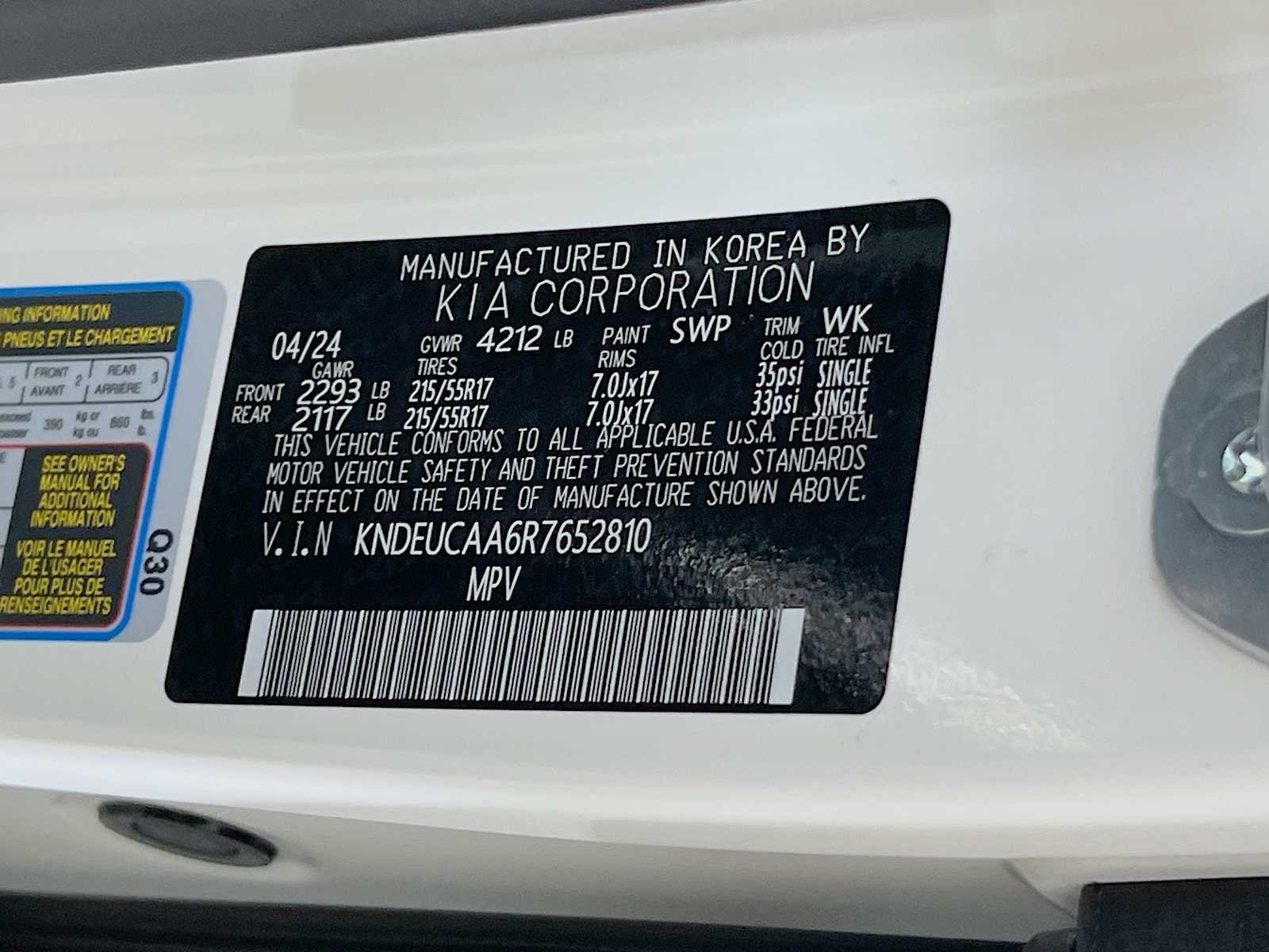 Used 2024 Snow White Pearl Kia S image 32