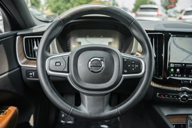 Used 2022 Denim Blue Volvo Momentum image 28