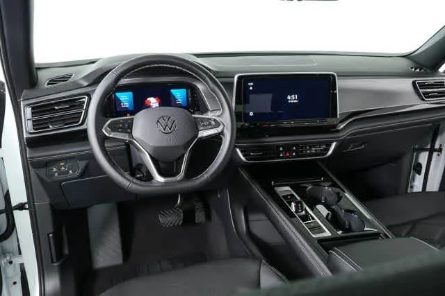 New 2026 Opal White Pearl Volkswagen 2.0T SE w/Technology image 18