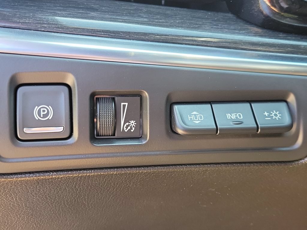 Used 2021 INFRARED TINTCOAT Cadillac AWD Premium Luxury image 23