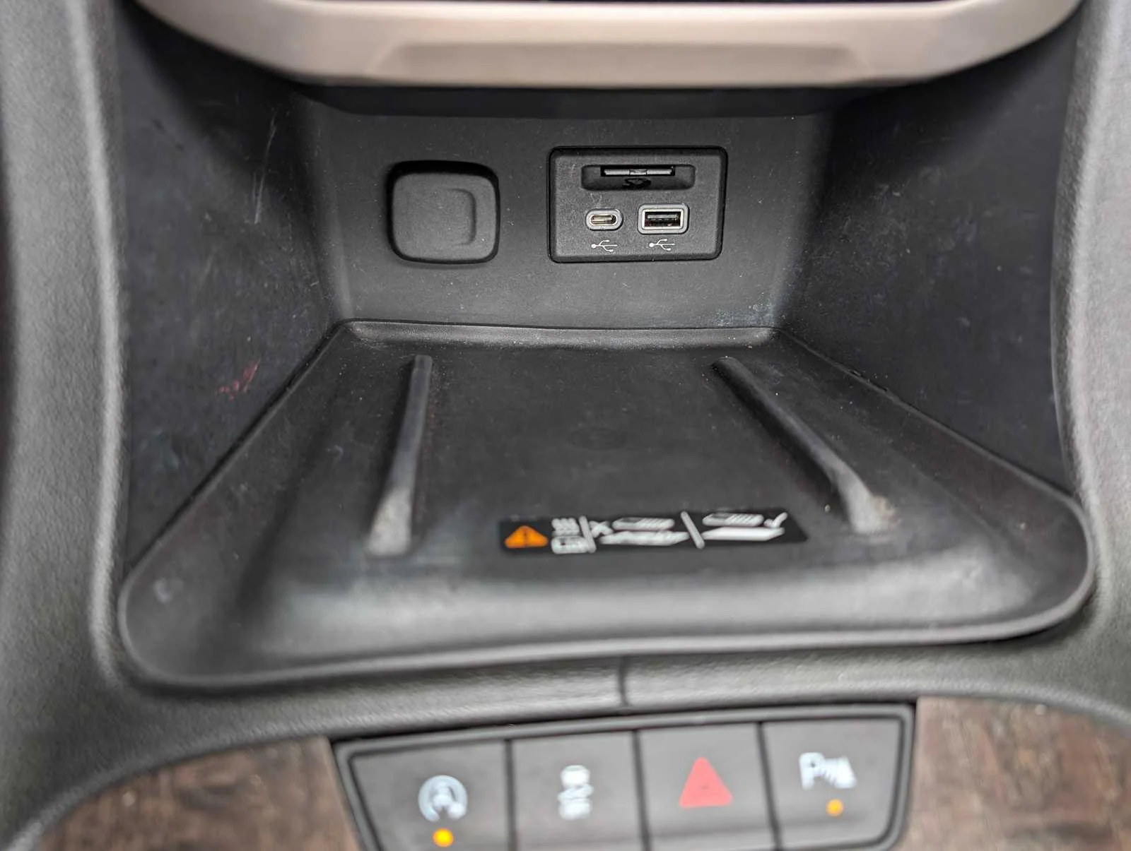 Used 2023 Volcanic Red Tintcoat GMC Denali image 31