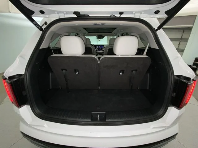 Used 2023 White Kia SX image 25