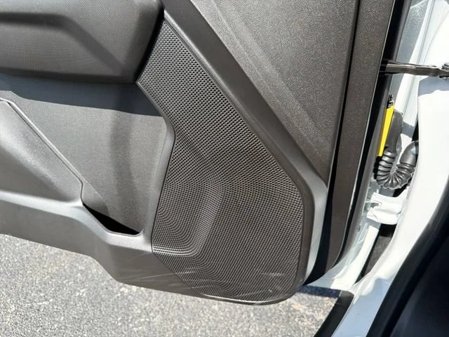 New 2026 Summit White GMC Elevation image 22