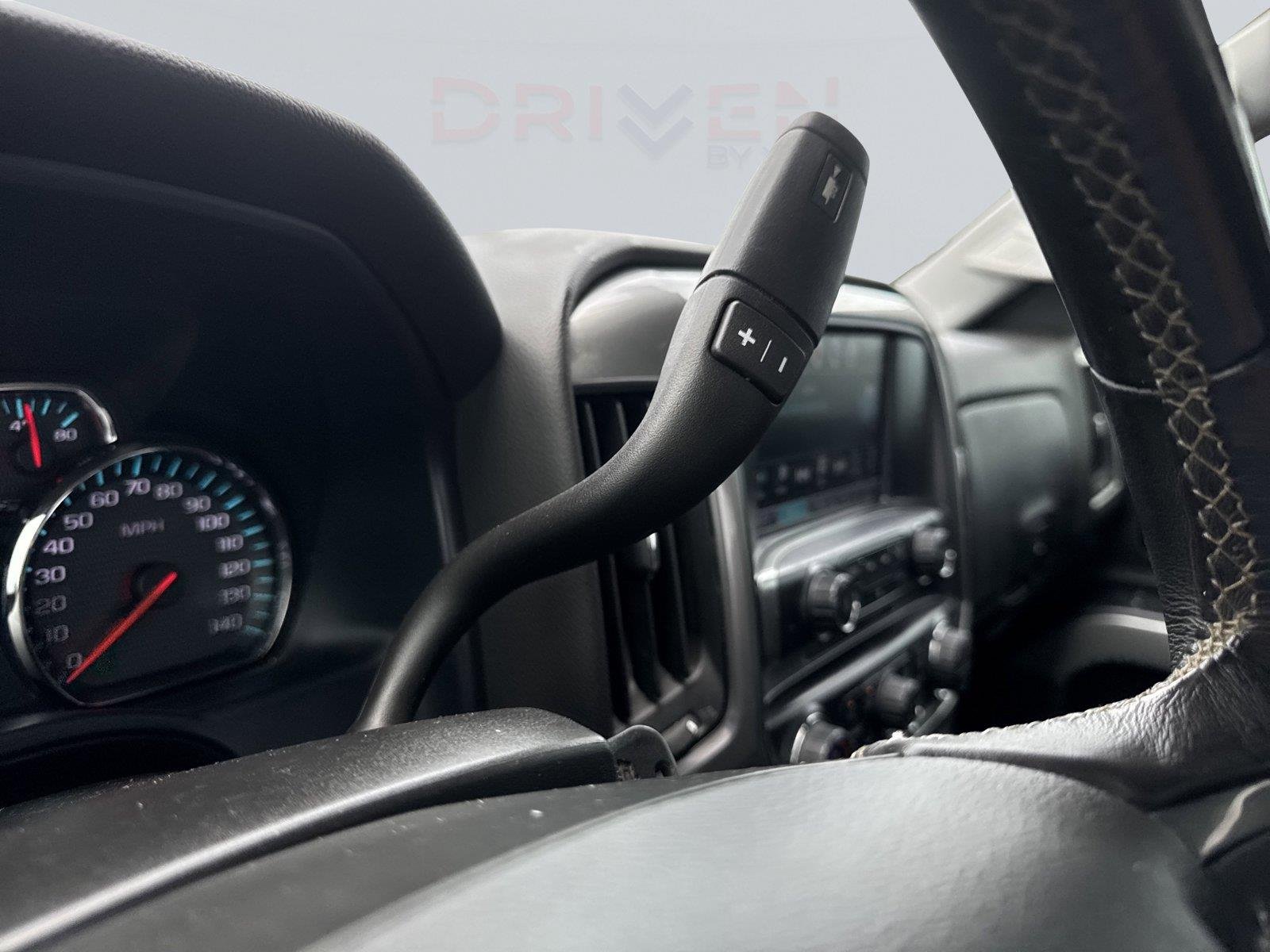 Used 2018 SUMMIT WHITE Chevrolet LT image 23