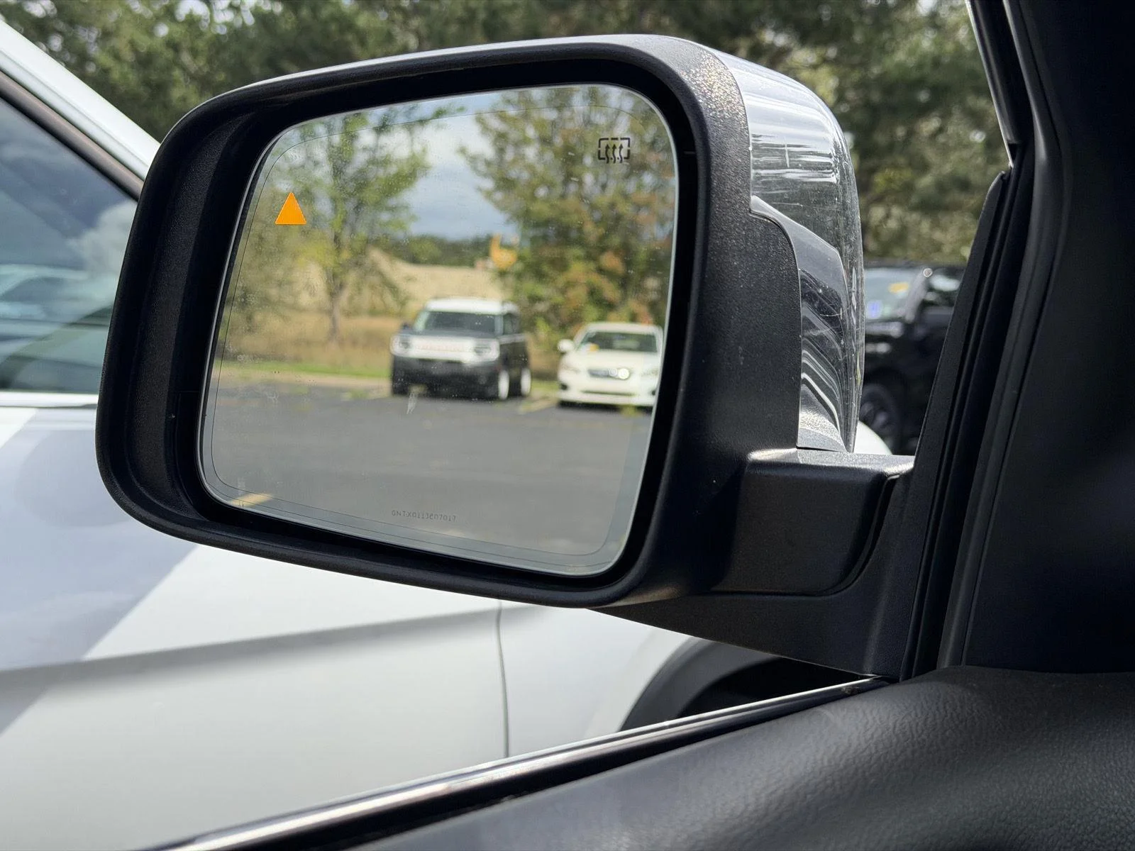 Used 2020 Diamond Black Crystal Pearlcoat Jeep Overland image 8