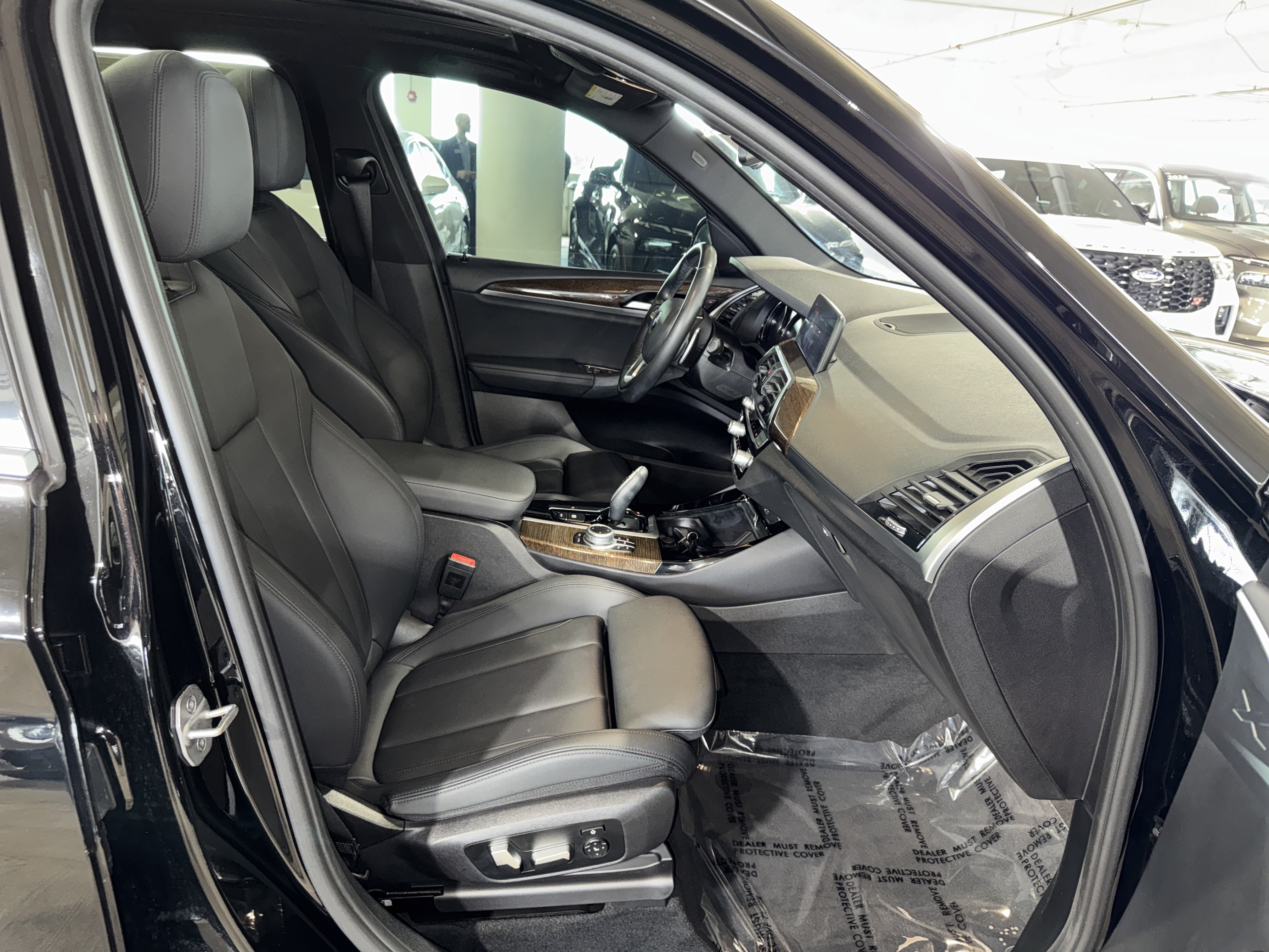 Used 2020 Jet Black BMW sDrive30i image 10