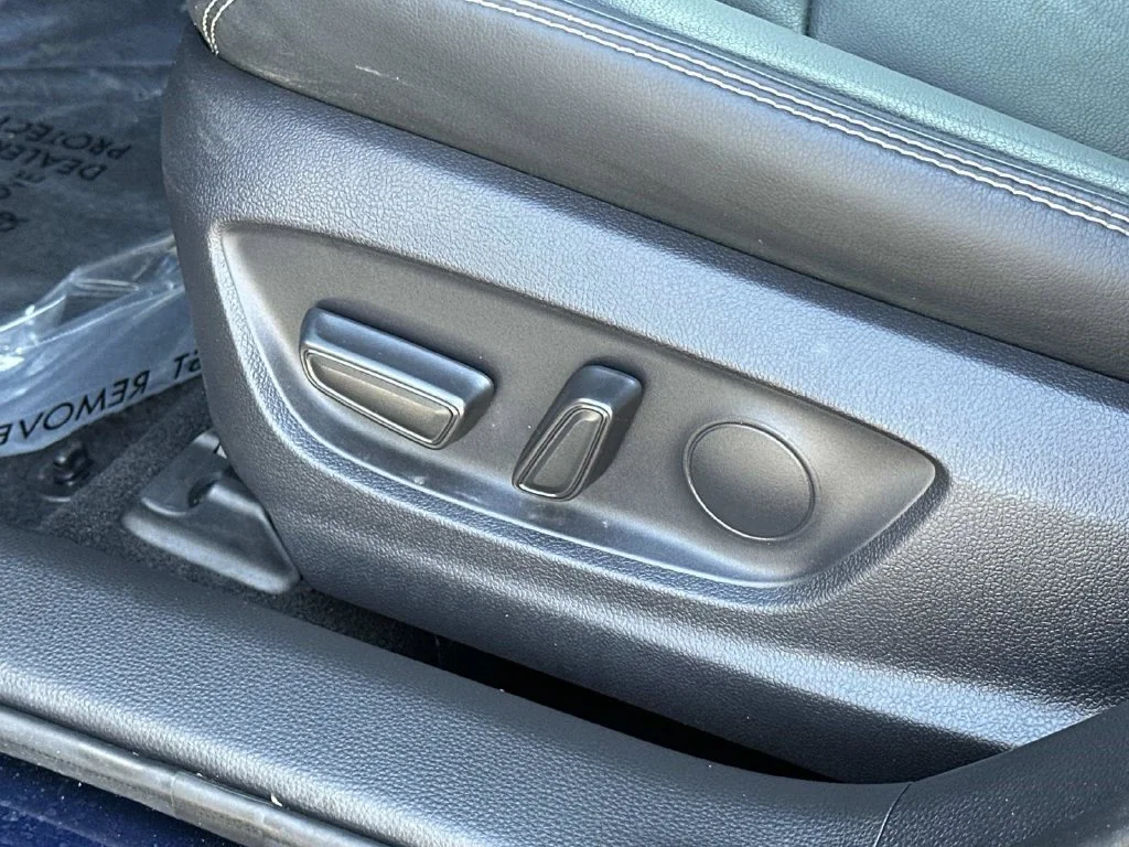 Certified Used 2025  Toyota XLE image 27