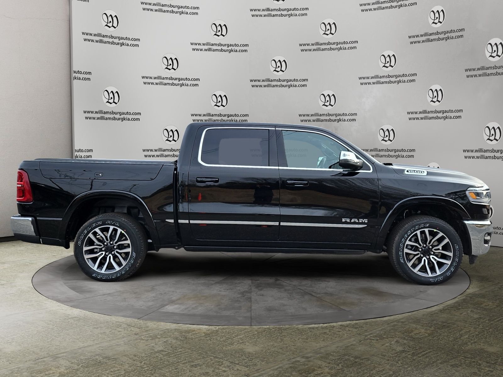 New 2026 Diamond Black Crystal Pearl-Coat Exterior Paint RAM Limited image 6