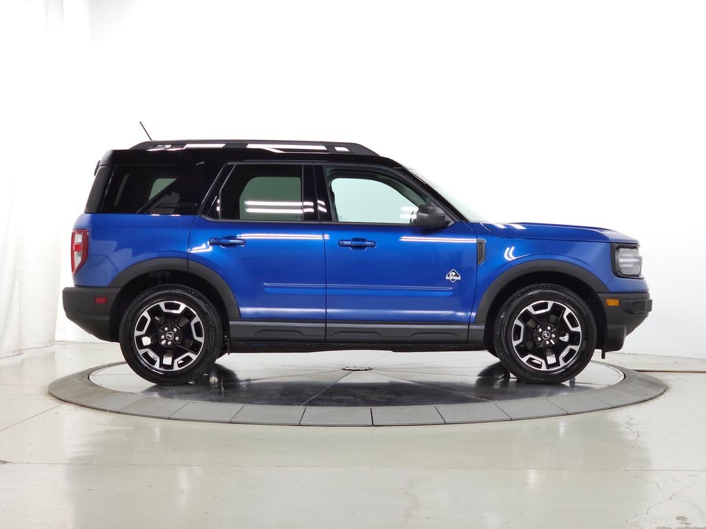 Used 2023 Blue Metallic Ford Outer Banks image 11