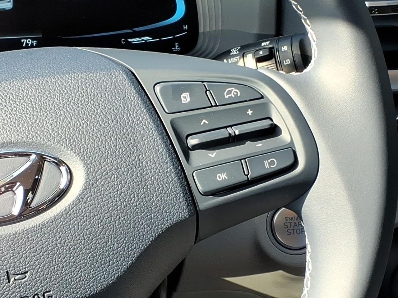 New 2026 Denim w/White Roof Hyundai SEL w/Two-Tone Roof image 21