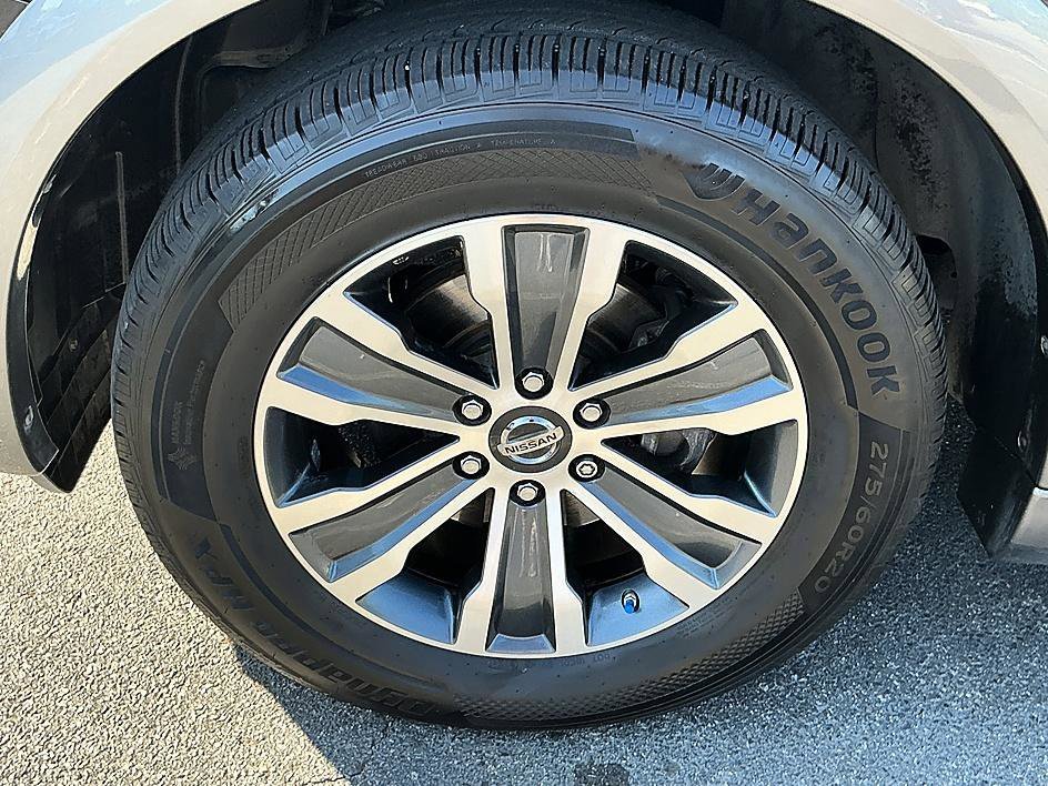 Used 2019 Super Black Nissan SL image 7