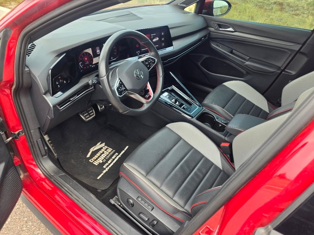 Used 2024 Kings Red Metallic Volkswagen SE image 25