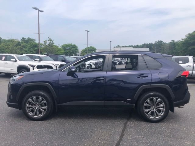 Used 2022 Blue Toyota XLE Premium image 6
