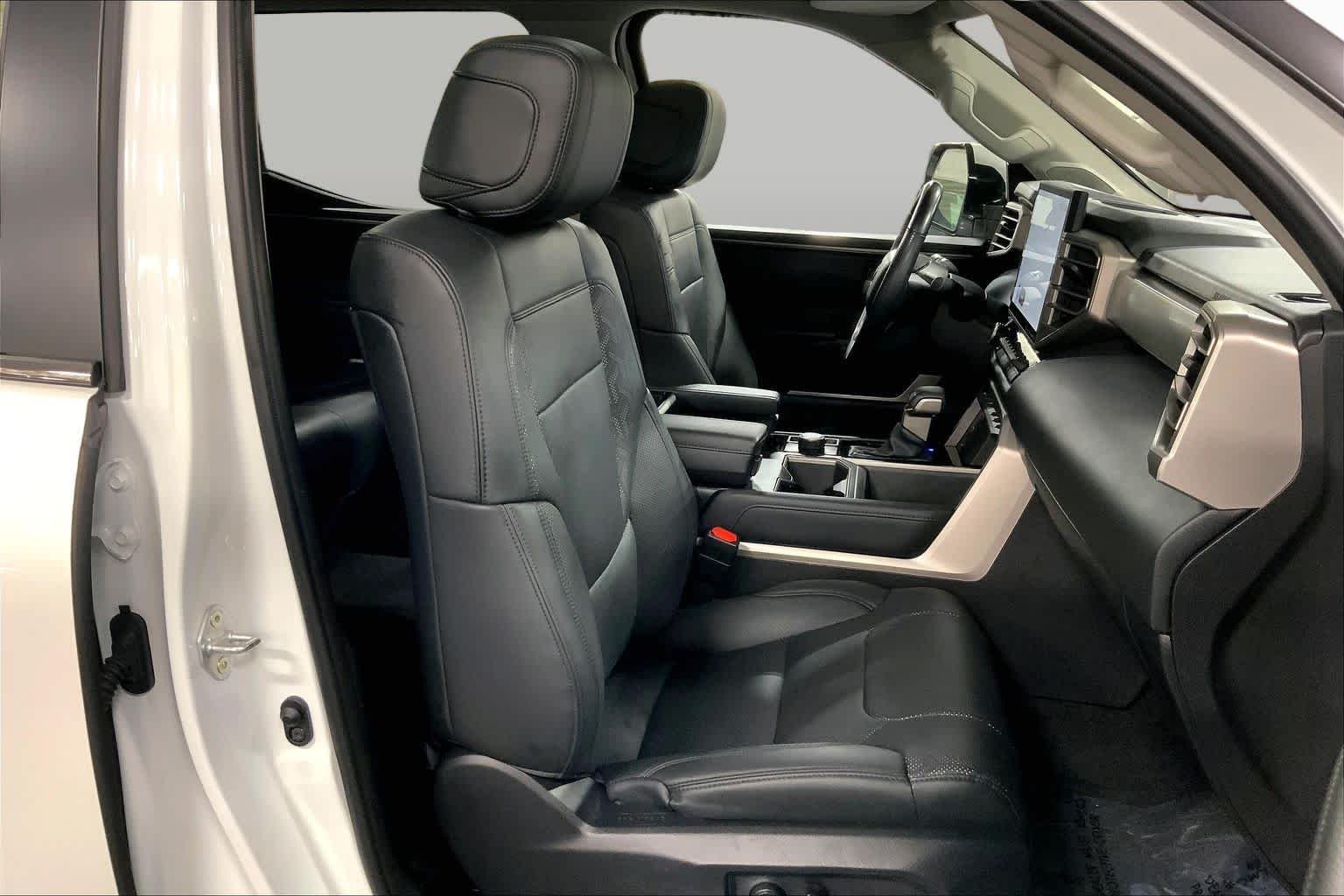 Used 2024 Wind Chill Pearl Toyota Limited image 9