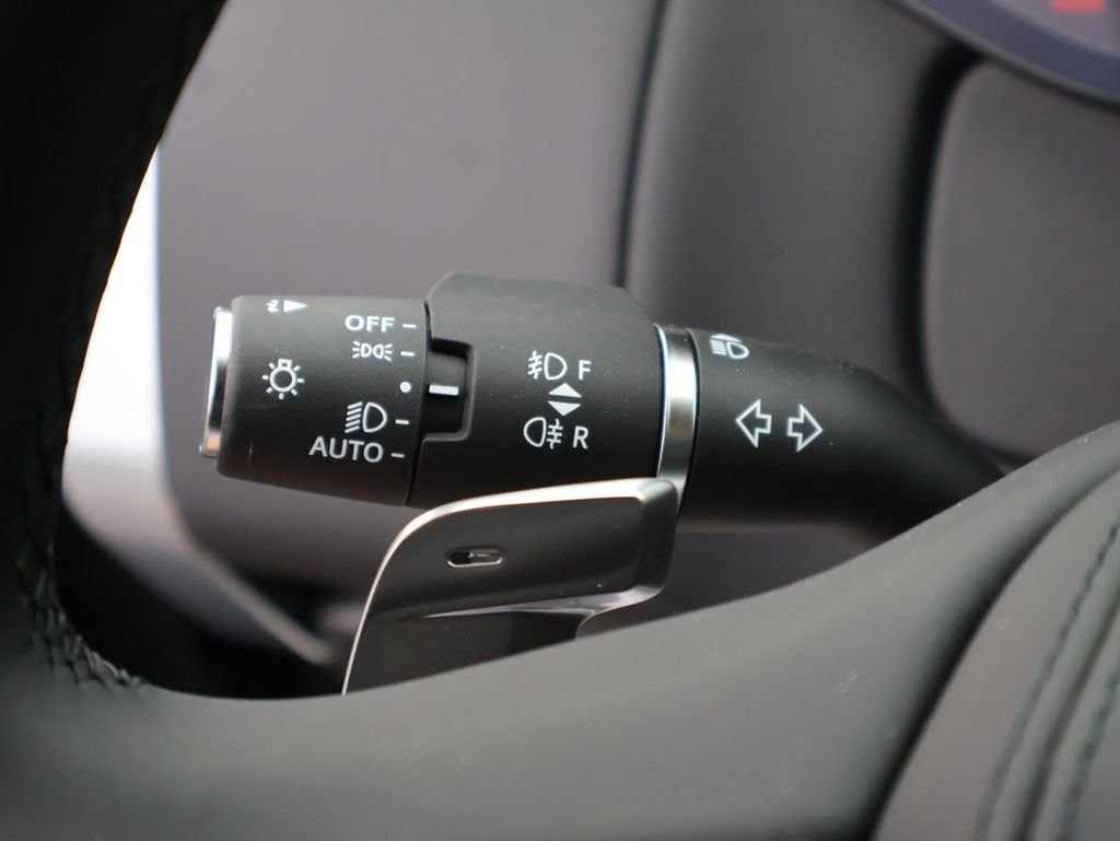 New 2026 Santorini Black Land Rover SE image 32