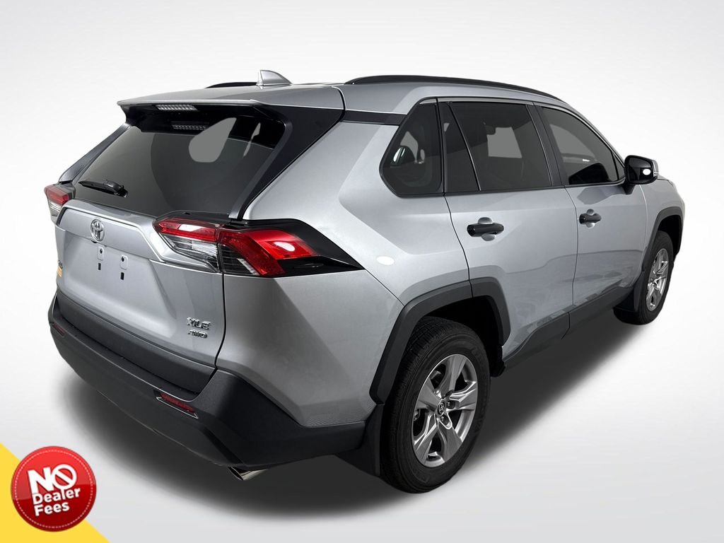 2025 Toyota RAV4 XLE - Photo 3