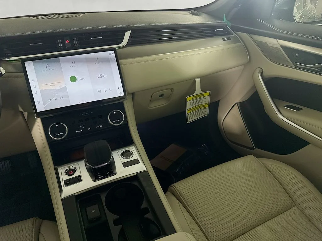 2026 Jaguar F-Pace R-Dynamic S - Photo 23