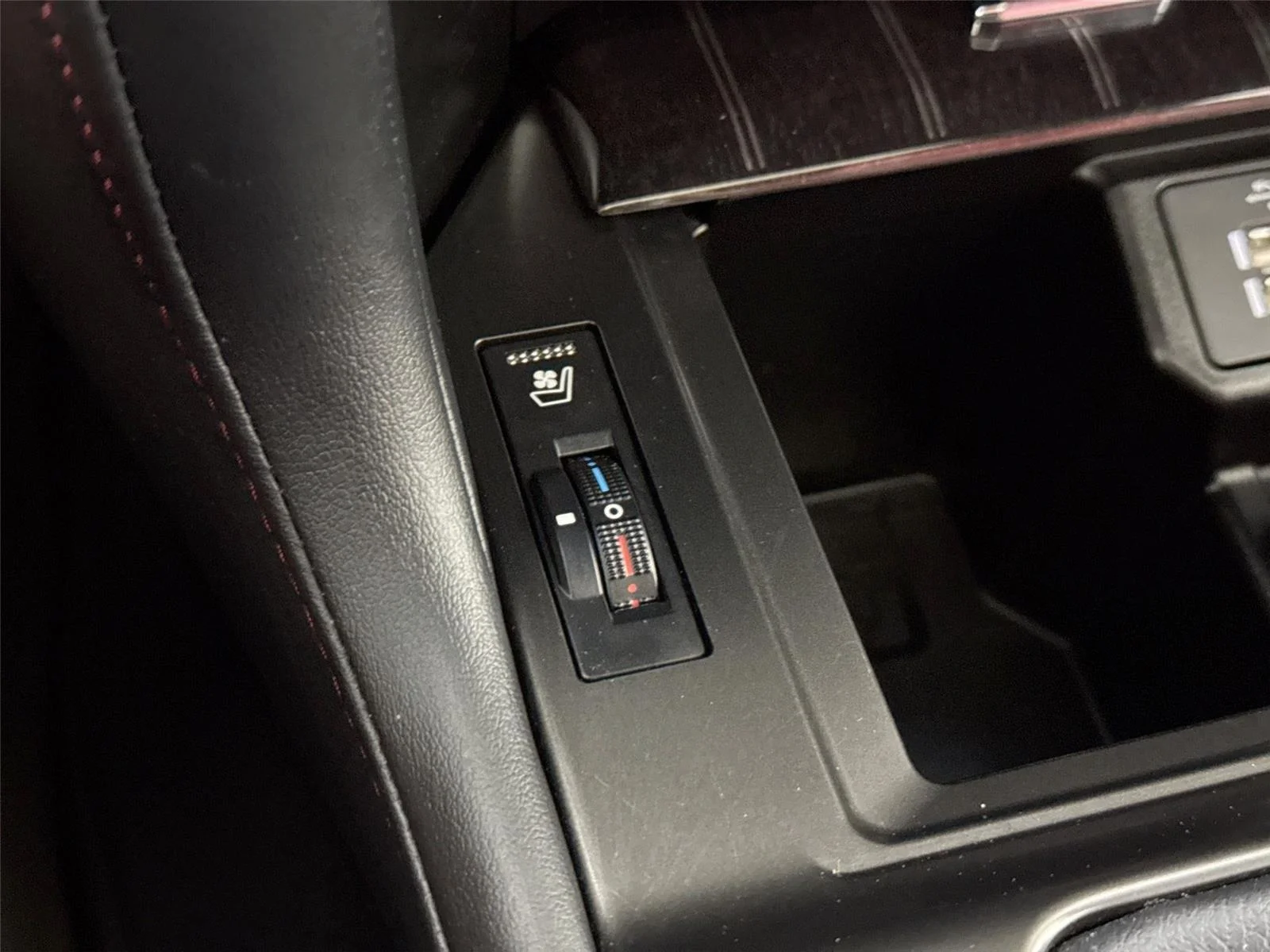 2023 Lexus GX LUXURY - Photo 8
