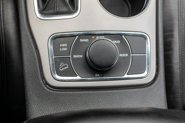Used 2022 White Jeep Limited image 33