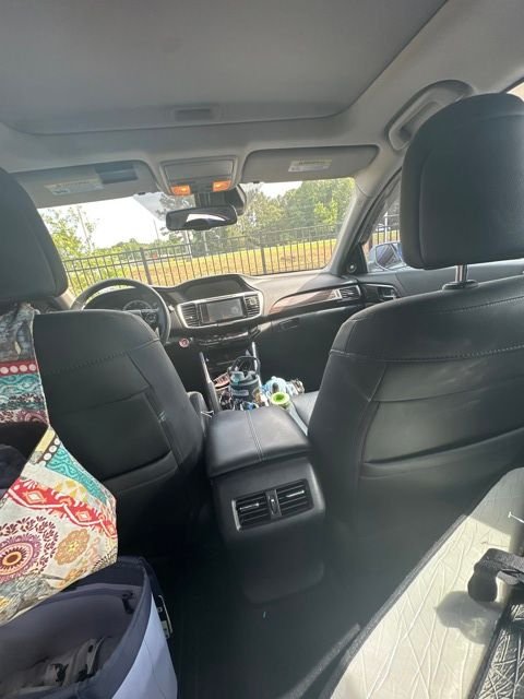 Used 2017 Silver Honda EX-L image 6