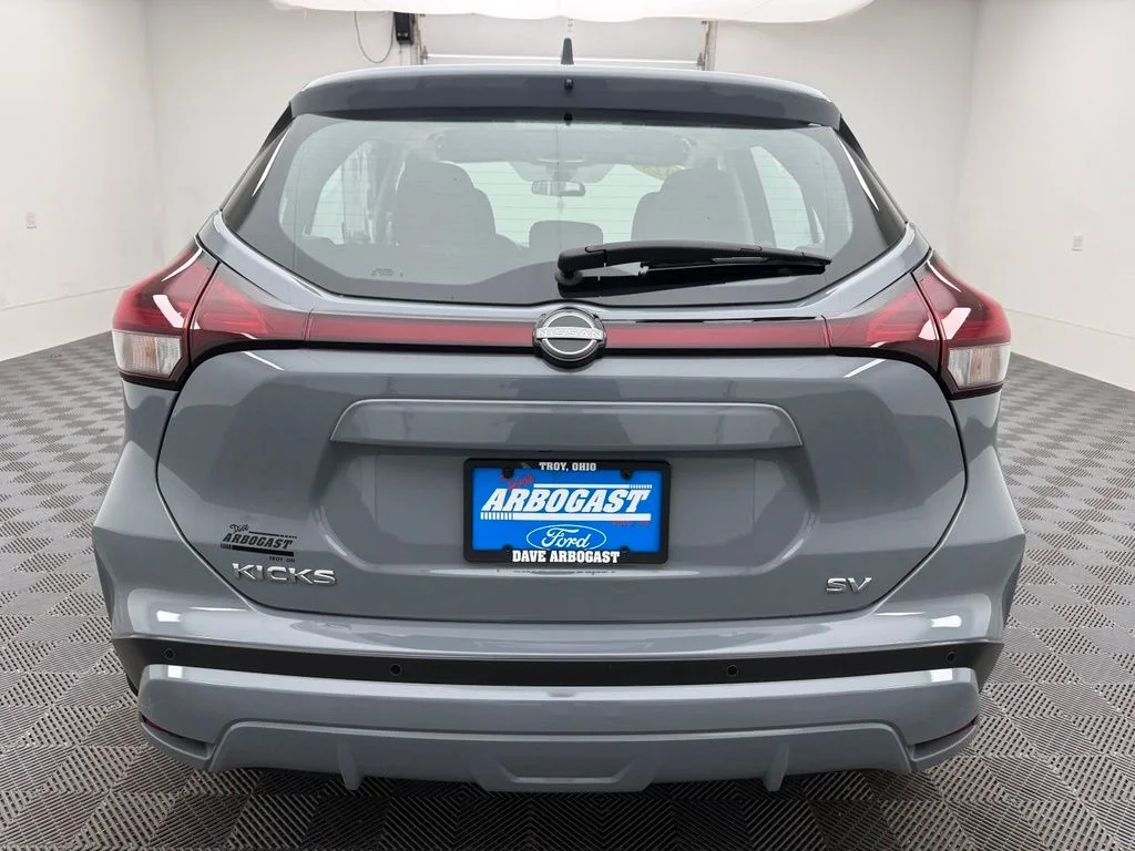Used 2024 Gray Nissan SV image 8