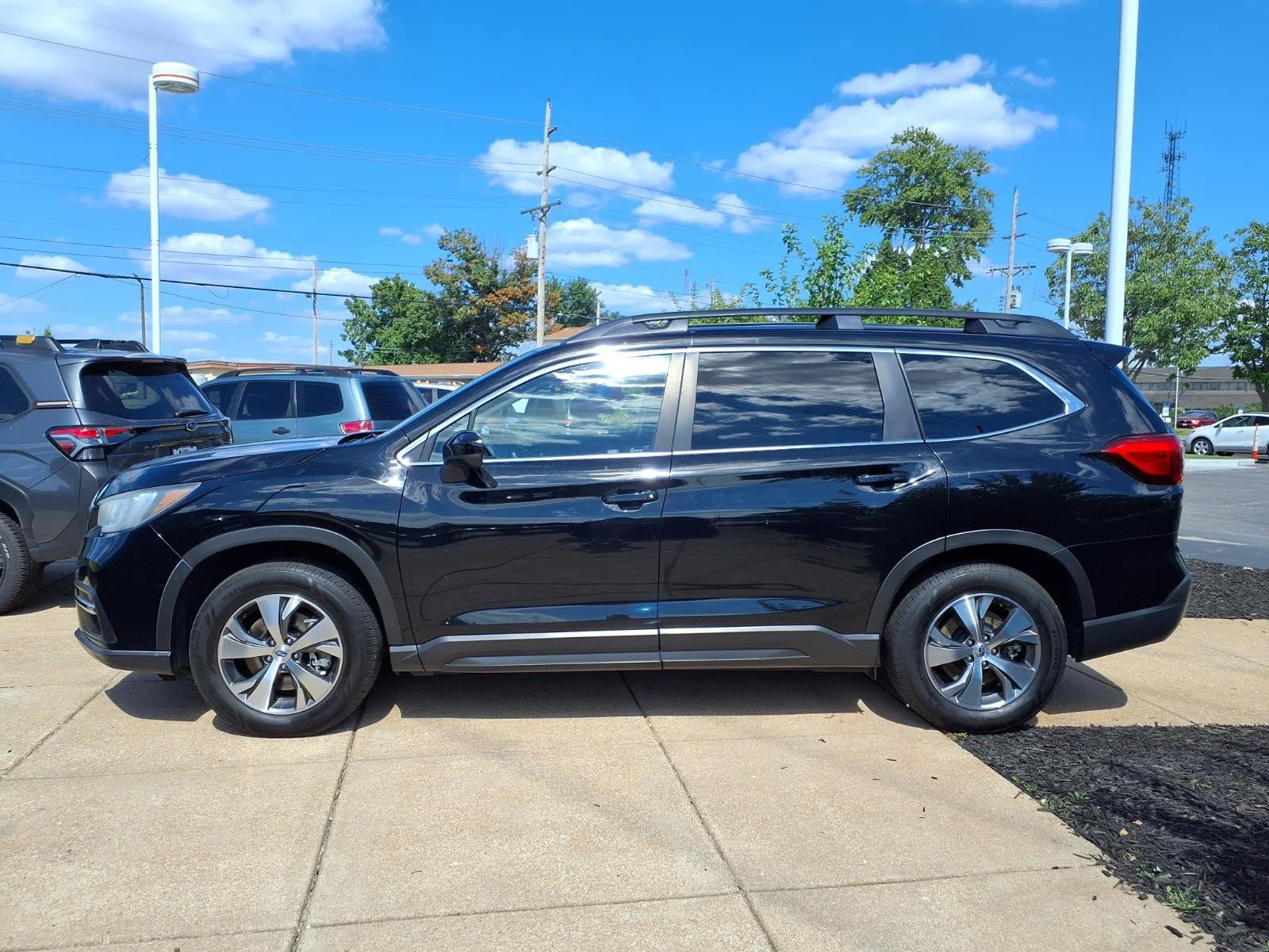 Used 2020 Crystal Black Silica Subaru Premium image 25