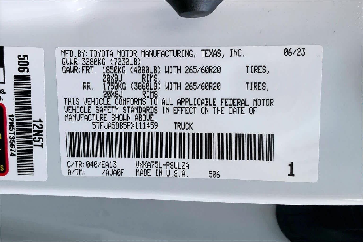Used 2023 Ice Cap Toyota Limited image 31