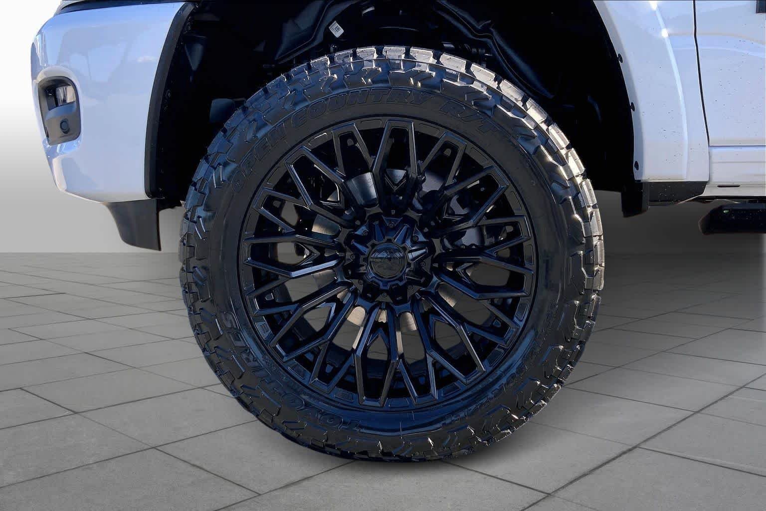 New 2026 Bright White Clear-Coat Exterior Paint RAM Laramie image 8